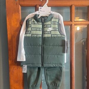 Nike Kids Green Outfit with 'Just Do It' Design